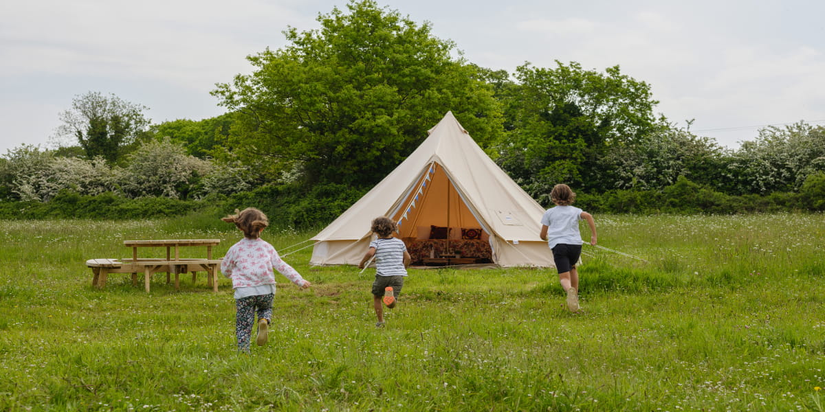 Family Glamping Holidays in the UK: 10 Essential Tips for a Perfect Outdoor Escape
